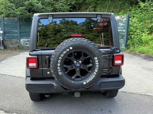 Used 2020 Jeep Wrangler Sport AWD/4WD image 7