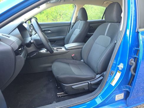 Used 2025 Nissan Sentra SV FWD image 11