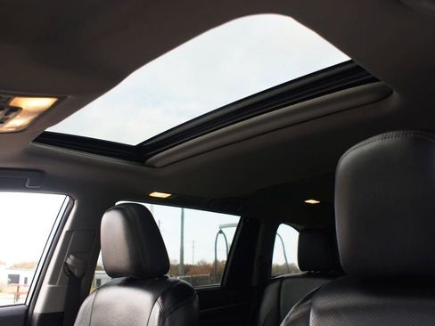 Used 2016 Toyota Highlander Limited image 6