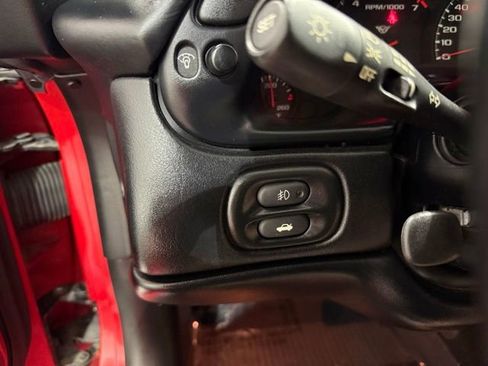 Used 2000 Chevrolet Corvette Convertible RWD image 16