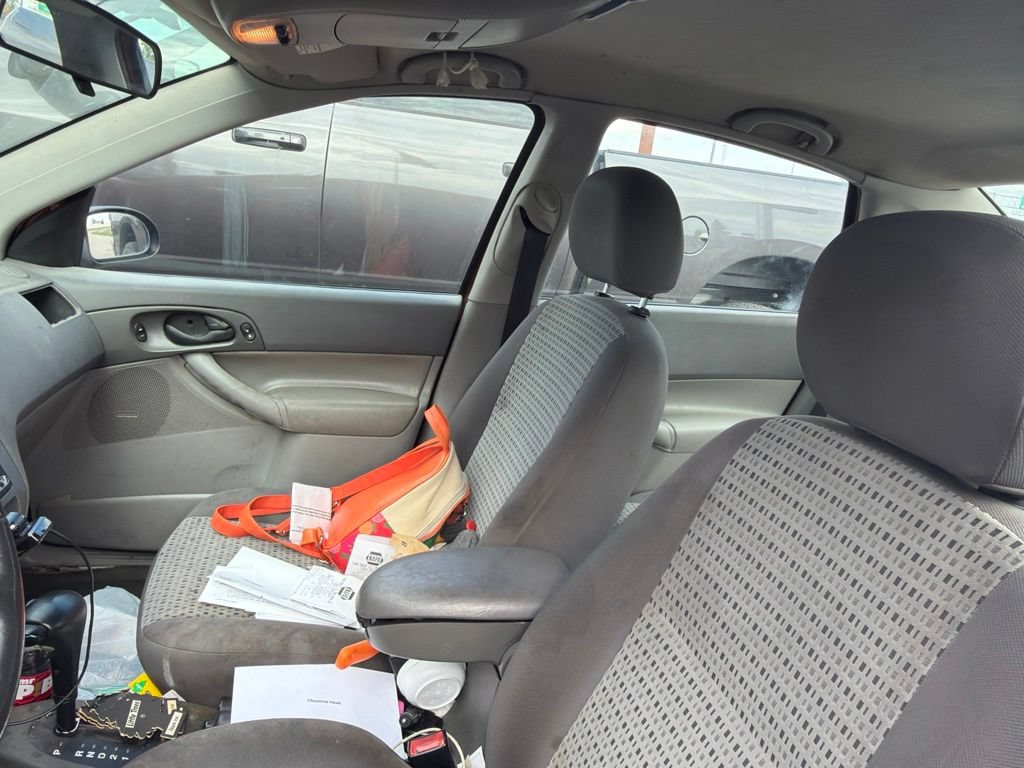 Used 2005 Ford Focus ZX4 Sedan FWD image 7