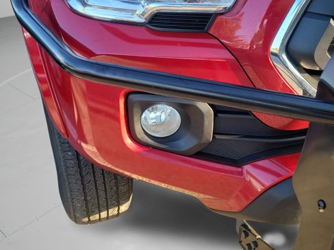 Used 2021 Toyota Tacoma SR5 RWD image 11