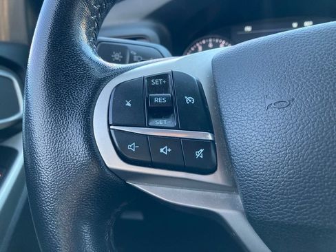 Used 2020 Ford Explorer XLT RWD image 13