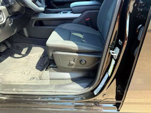 Used 2024 RAM 1500 Big Horn AWD/4WD image 17