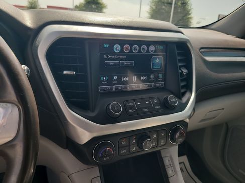 Used 2019 GMC Acadia SLT FWD image 18