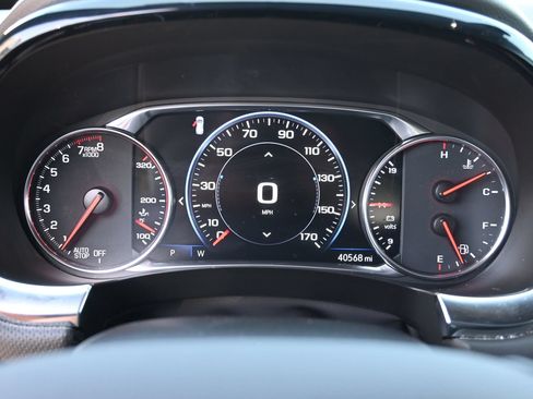 Used 2023 Chevrolet Traverse Premier FWD image 6