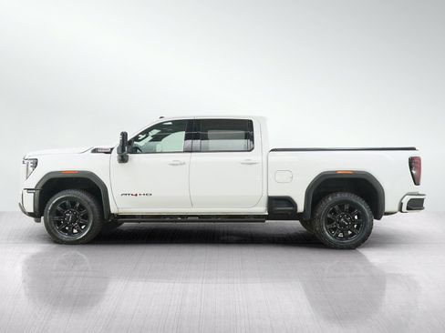 Used 2024 GMC Sierra 2500 AT4 w/ AT4 Preferred Package AWD/4WD image 3