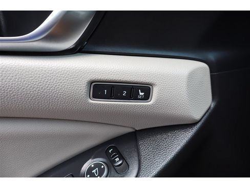 Used 2018 Honda Accord Touring image 32