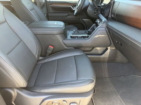 Used 2024 GMC Sierra 2500 Denali w/ Denali Reserve Package AWD/4WD image 6