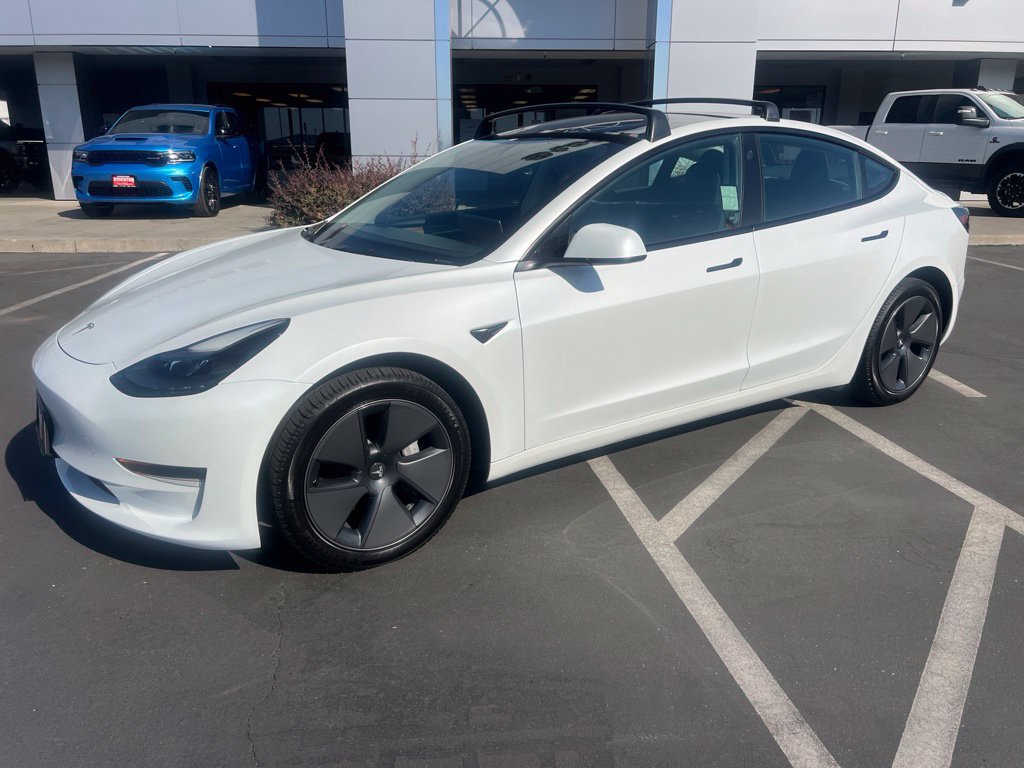 Used 2023 Tesla Model 3 Standard Range RWD image 1