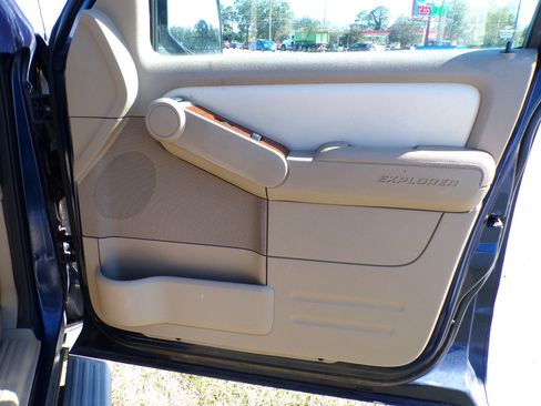 Used 2008 Ford Explorer Eddie Bauer image 24