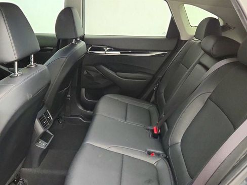 Used 2024 Kia Seltos EX FWD image 19