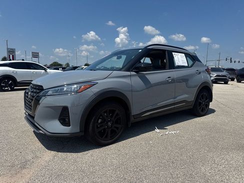 Used 2024 Nissan Kicks SR w/ SR Premium Package FWD image 2