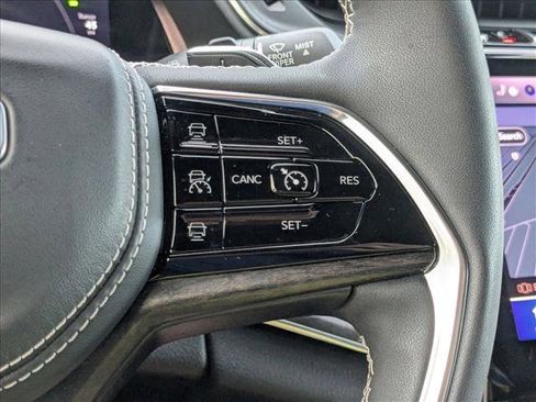 Used 2022 Jeep Grand Cherokee Overland image 5