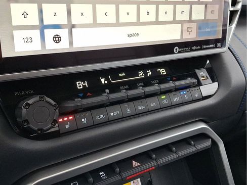 Used 2024 Toyota Sequoia Platinum image 17