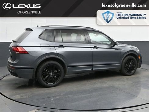 Used 2022 Volkswagen Tiguan SE R-Line image 8