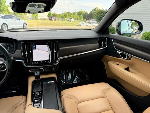 Used 2018 Volvo V90 T5 Cross Country w/ Convenience Package AWD/4WD image 31