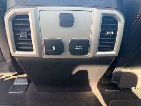 Used 2019 Ford F150 Lariat image 23