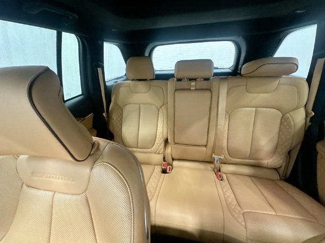 Used 2025 Jeep Grand Cherokee Summit AWD/4WD image 33