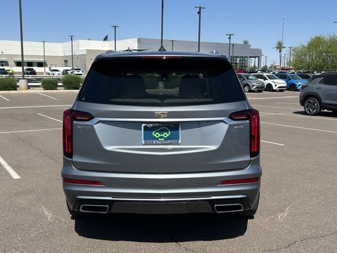 Certified 2021 Cadillac XT6 Premium Luxury FWD image 4