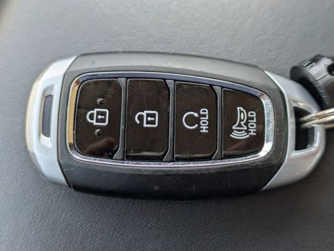 Used 2025 Hyundai Venue SEL FWD image 30