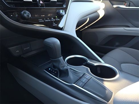 Used 2023 Toyota Camry LE image 27