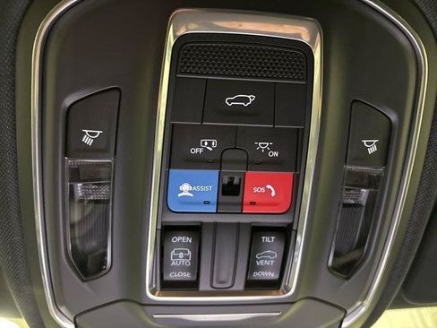 Used 2026 Jeep Grand Cherokee Altitude AWD/4WD image 30