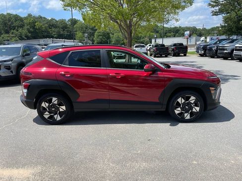 Used 2025 Hyundai Kona SEL FWD image 8