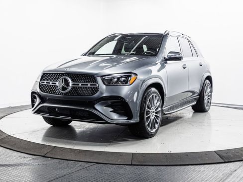 Used 2025 Mercedes-Benz GLE 450e 4MATIC w/ AMG Line Exterior image 3