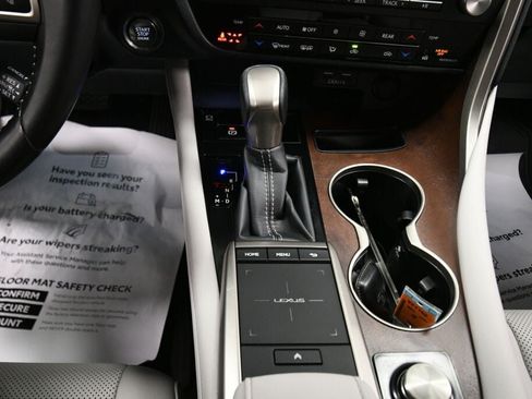 Used 2021 Lexus RX 350L Premium w/ Premium Package AWD/4WD image 17