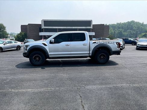 Used 2017 Ford F150 Raptor w/ Equipment Group 802A Luxury AWD/4WD image 5