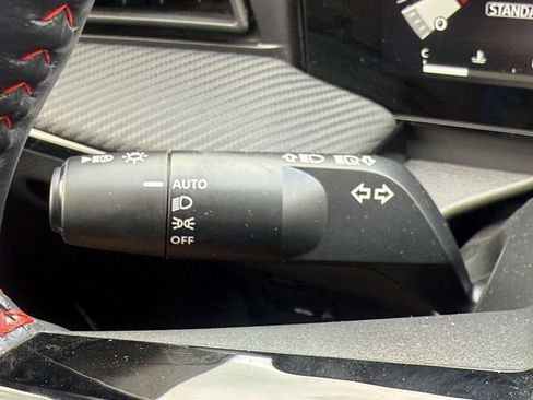 Used 2025 Nissan Kicks SR FWD image 26