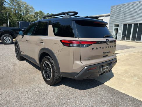 Certified 2023 Nissan Pathfinder Rock Creek image 5