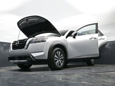 Used 2025 Nissan Pathfinder SL image 52