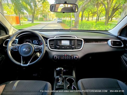 Used 2017 Kia Sorento FWD image 27