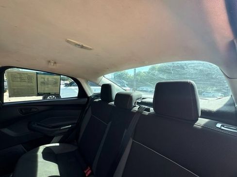 Used 2012 Ford Focus SE FWD image 27