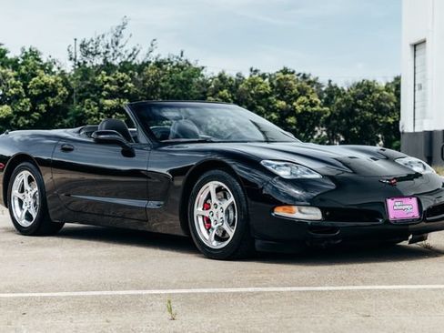 Used 2001 Chevrolet Corvette Convertible w/ Preferred Equipment Group2 RWD image 7