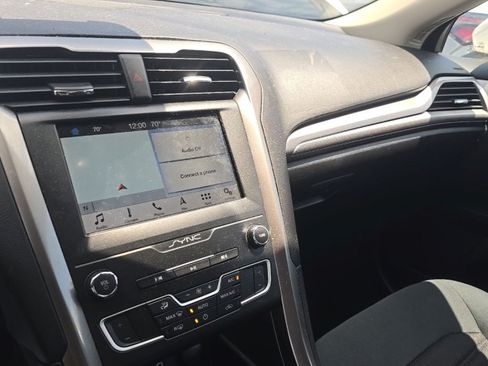 Used 2019 Ford Fusion SE FWD image 10