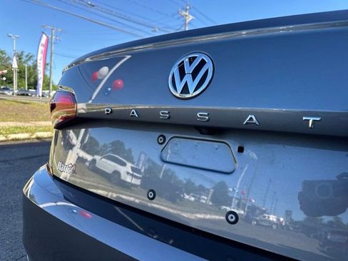 Used 2020 Volkswagen Passat 2.0T SE w/ Sunroof Package FWD image 9