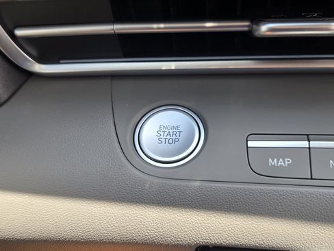 Certified 2025 Hyundai Elantra SEL FWD image 20