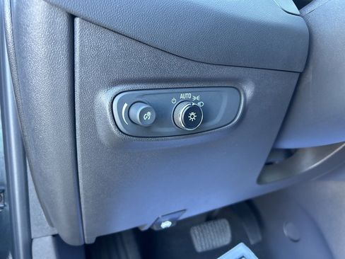 Used 2023 Chevrolet Equinox LT image 17