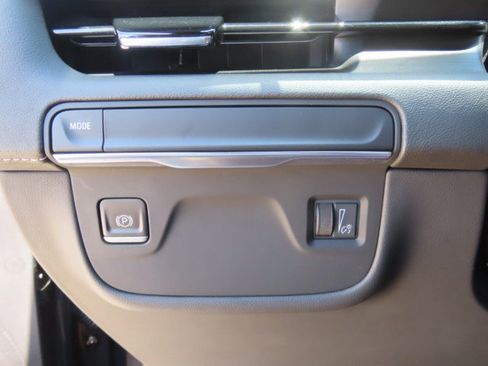 Used 2023 Cadillac Escalade ESV Premium Luxury RWD image 26