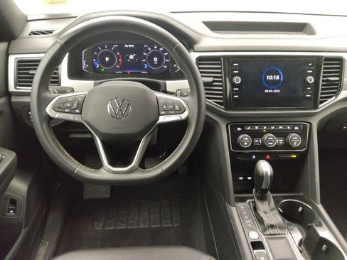 Used 2023 Volkswagen Atlas Cross Sport SE FWD image 22