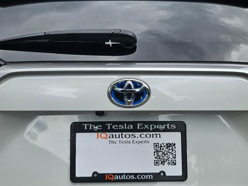 Used 2023 Toyota RAV4 Limited AWD/4WD image 28