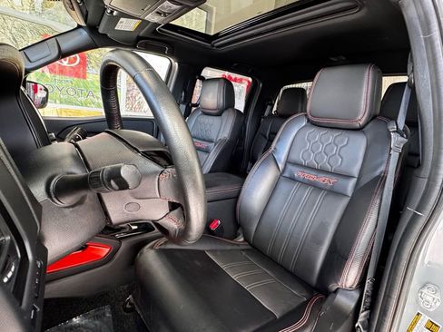 Used 2024 Nissan Frontier PRO-4X w/ Pro Premium Package image 19