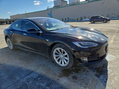 Used 2018 Tesla Model S 75D image 3