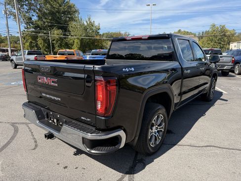 Certified 2025 GMC Sierra 1500 SLT image 6