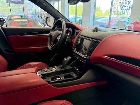 Used 2022 Maserati Levante Modena AWD/4WD image 34