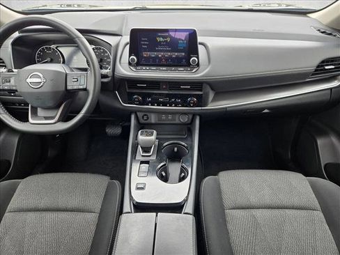 Used 2025 Nissan Rogue SV FWD image 16