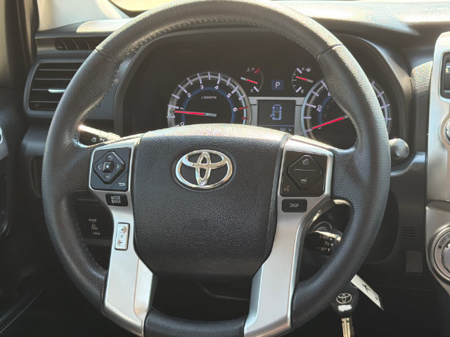 Used 2017 Toyota 4Runner SR5 AWD/4WD image 16